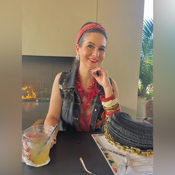 Meet your Posher, Jazmin - Picture 4 of 15